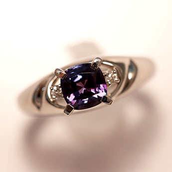 クレサンベール アレキサンドライト リング  ダイヤモンド Pt900 CRESCENT VERT 再結晶【中古】【125940】