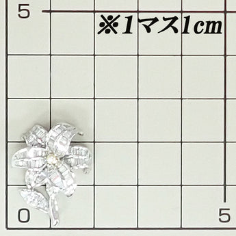 ダイヤモンド ペンダントトップ K18ホワイトゴールド K18イエローゴールド 百合 ユリ 花 フラワー 植物 ボタニカル テーパーカット 変形カット ファンシーカット【中古】【902570】